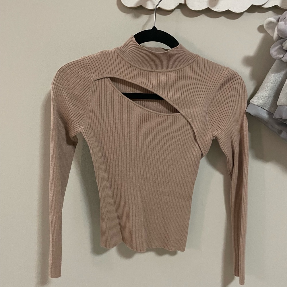 Never worn sweater in taupe